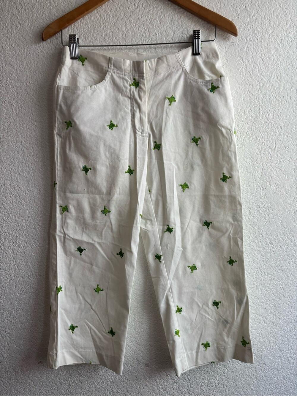 Sag Harbor White Novelty Embroidered Frog Capri Pants Petite 4P New